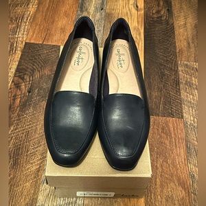 BRAND NEW IN BOX Clarks Women’s Juliet Lora Loafer Size 6.5 Navy Blue